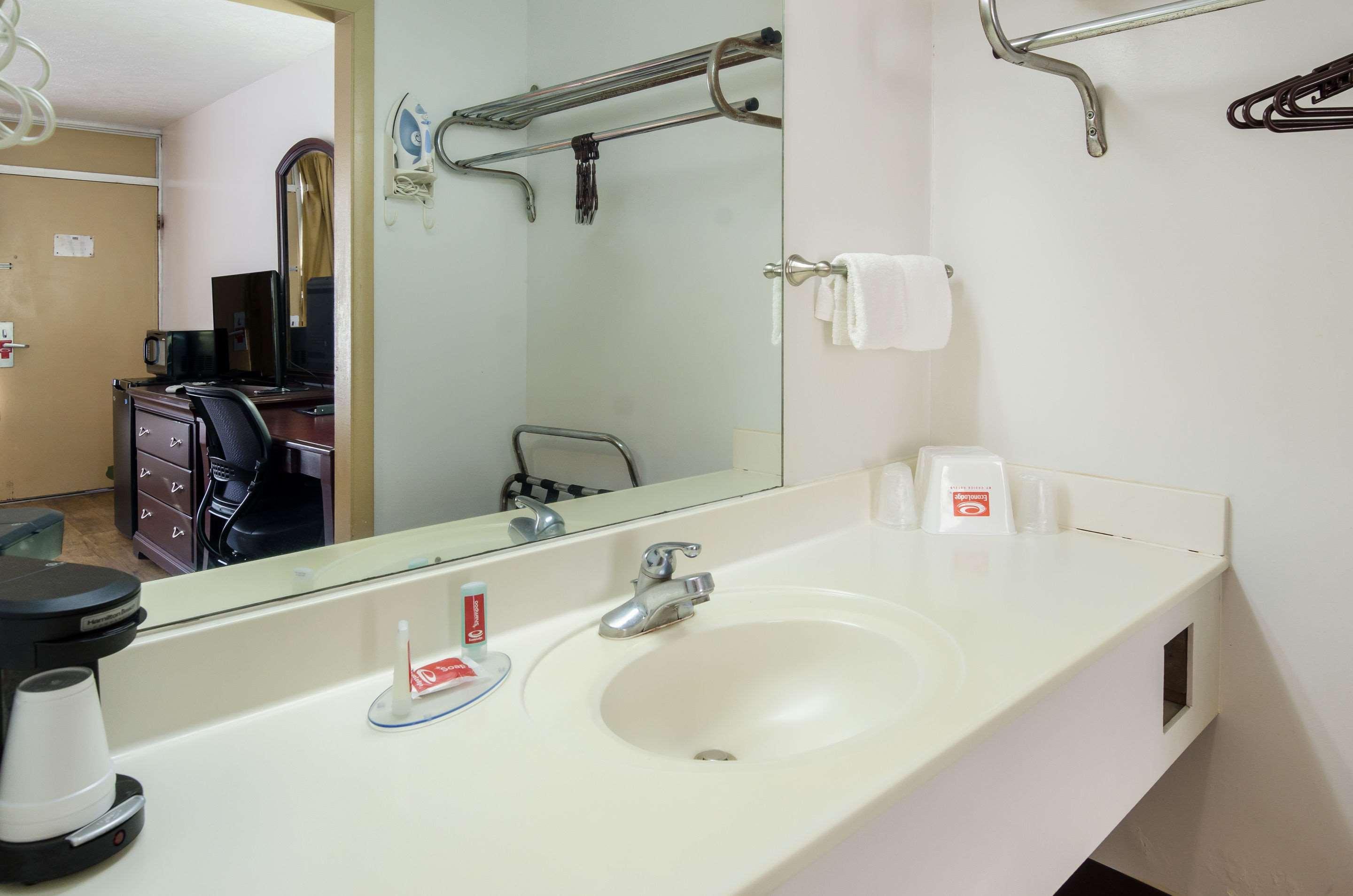 Econo Lodge Marion I-81 Extérieur photo
