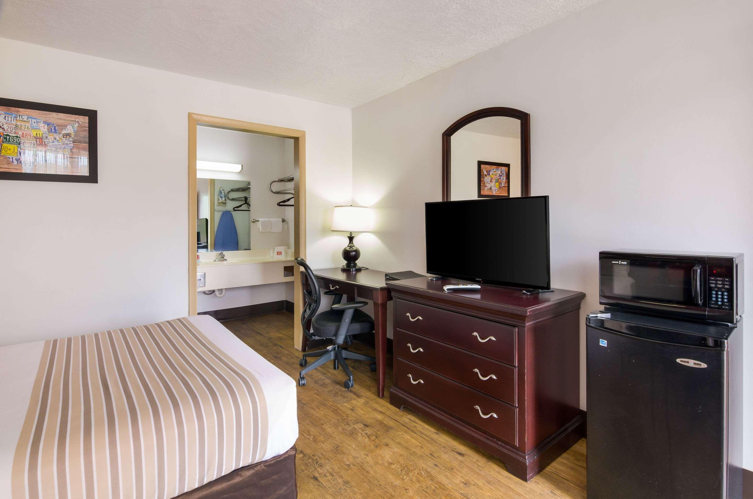 Econo Lodge Marion I-81 Extérieur photo