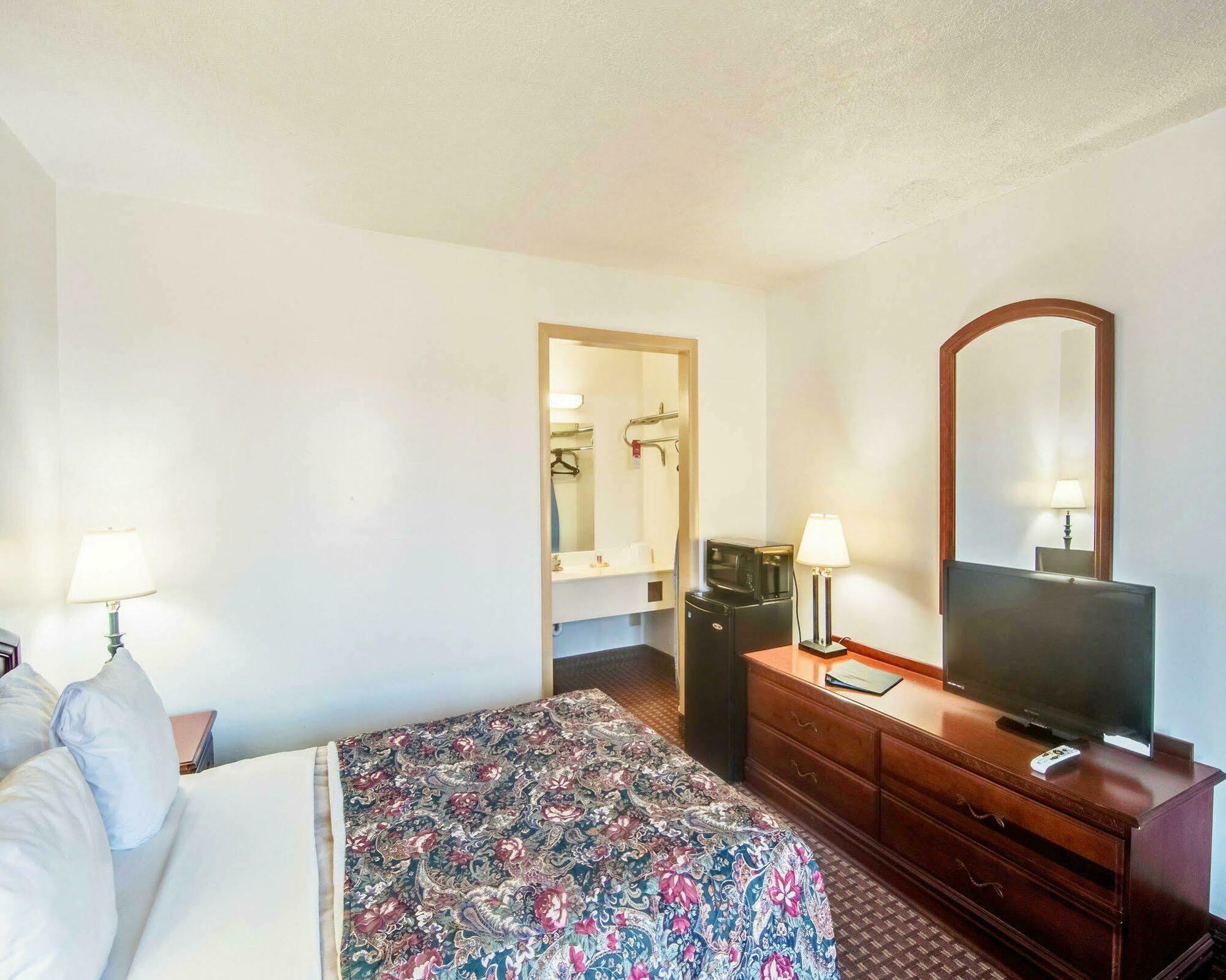Econo Lodge Marion I-81 Extérieur photo